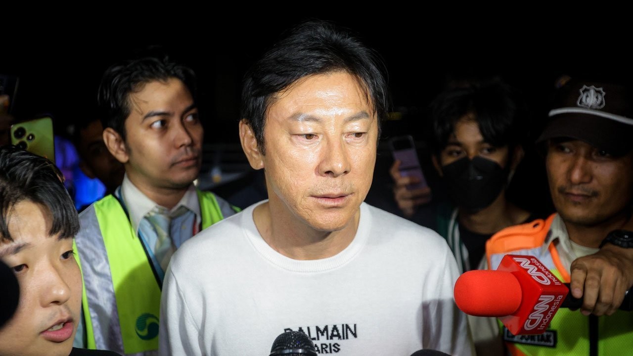 HLV Shin lên tiếng làm rõ tin đồn. 