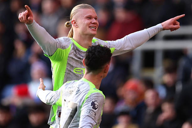 Haaland tỏa sáng trước Palace.