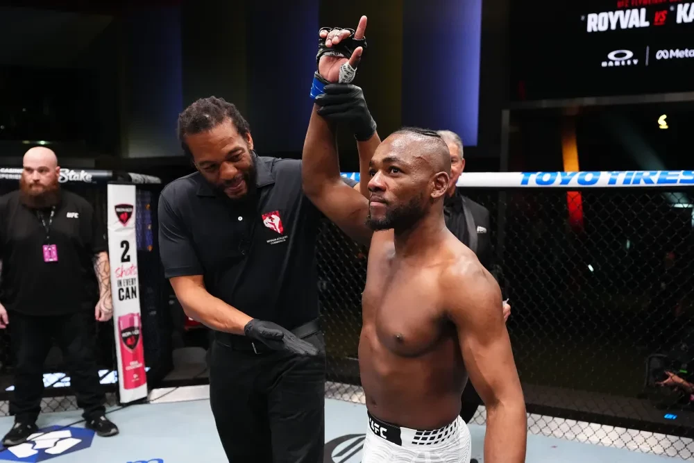 Manel Kape ăn mừng chiến thắng tại UFC Vegas 112