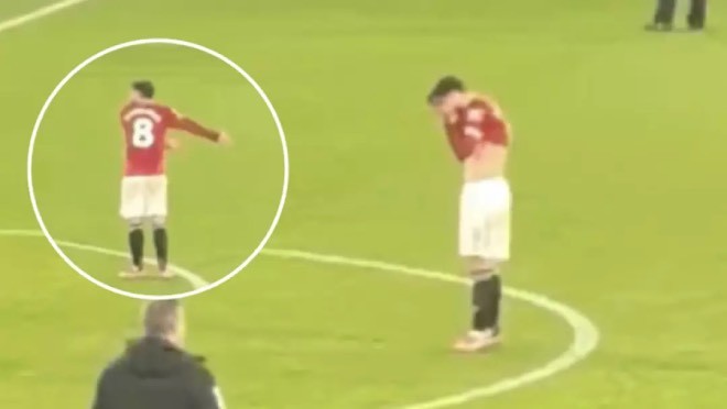 Bruno không hài lòng với các đồng đội khi đánh rơi chiến thắng.