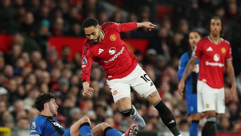 Anh chơi nhiệt huyết cả khi không có bóng.