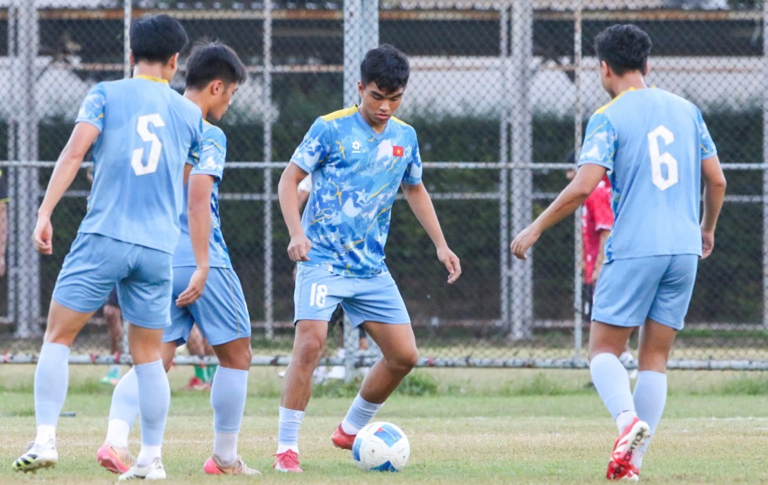 U22 Việt Nam tích cực tập luyện để chuẩn bị cho trận đấu với Thái Lan. Ảnh: VFF.