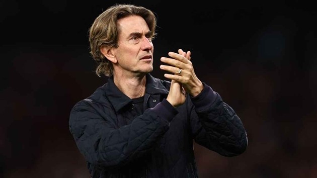 Thomas Frank chưa bị Tottenham sa thải.