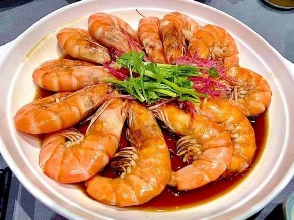 Tôm thuộc nhóm thực phẩm chứa purin ở mức trung bình.