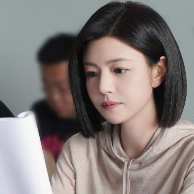 Trần Nghiên Hy theo đuổi phong cách chăm sóc da tối giản, đề cao tính nền tảng hơn là chạy theo xu hướng.