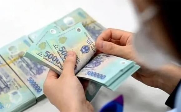 Bên cạnh đó, 150 cá nhân tiêu biểu sẽ được nhận quà Tết, mỗi suất trị giá 6.000.000 đồng, trong đó gồm 5.000.000 đồng tiền mặt và 1.000.000 đồng là túi quà Tết.

