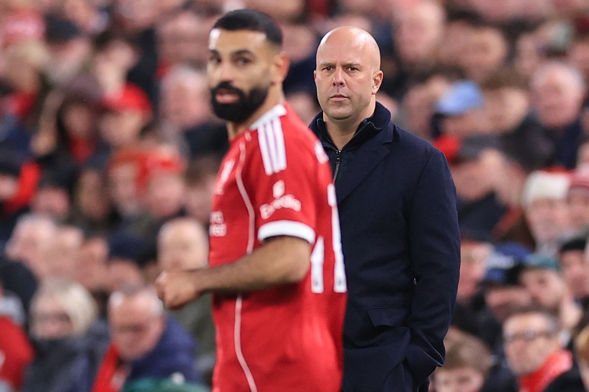 Mohamed Salah nhận cảnh báo sau khi công khai mâu thuẫn với HLV Arne Slot.