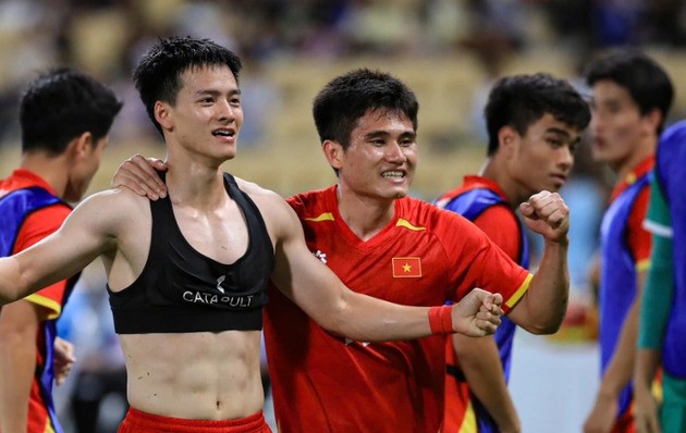 Thanh Nhàn ghi bàn thắng quyết định của trận chung kết.