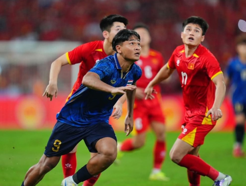 Thái Lan bị quật ngã ngay trên sân nhà.