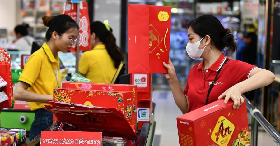 ung-truoc-tien-luong-de-tieu-tet-83