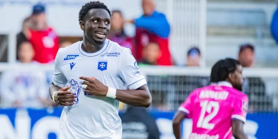 Auxerre bị đánh giá thấp hơn Monaco.