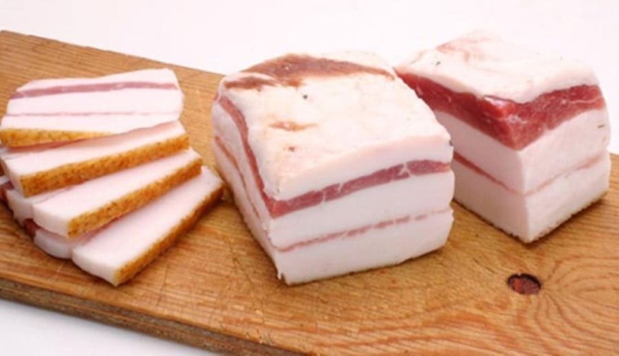 Đối với bệnh nhân cao huyết áp, xơ vữa động mạch không nên ăn các loại thịt nhiều mỡ. (Ảnh minh họa)