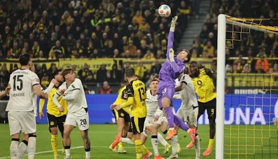 Dortmund giành 3 điểm quan trọng để khép lại năm 2025.