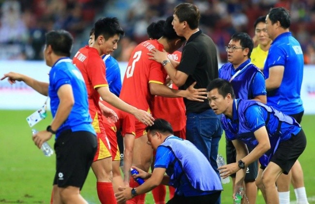 HLV Kim Sang-sik để lại dấu ấn chiến thuật đậm nét.