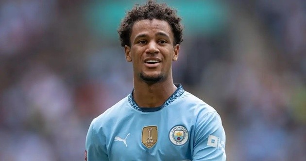 Oscar Bobb lọt vào tầm ngắm của Palace