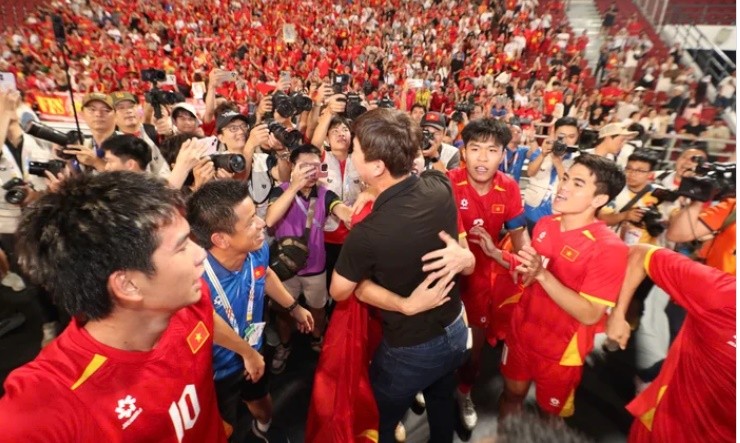 HLV Kim còn muốn các học trò tiến xa hơn nữa.