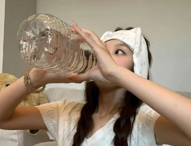 Đáng nói, rất nhiều người vẫn duy trì những thói quen dưới đây với suy nghĩ “càng uống thế này càng khỏe”.