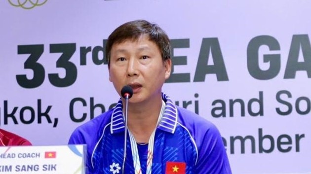 VFF chưa vội gia hạn với huấn luyện viên Kim Sang-sik.