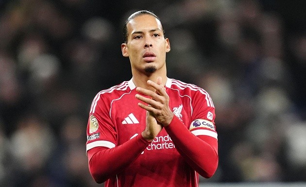 Van Dijk vừa câu thẻ đỏ, vừa có màn trình diễn chuyên môn xuất sắc