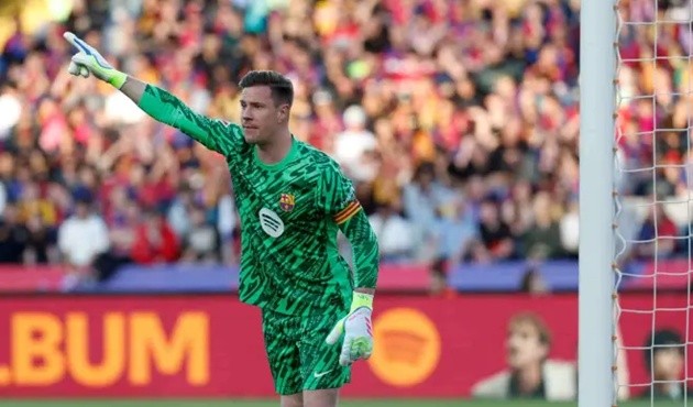Ter Stegen không còn là thủ thành số 1 tại Barca