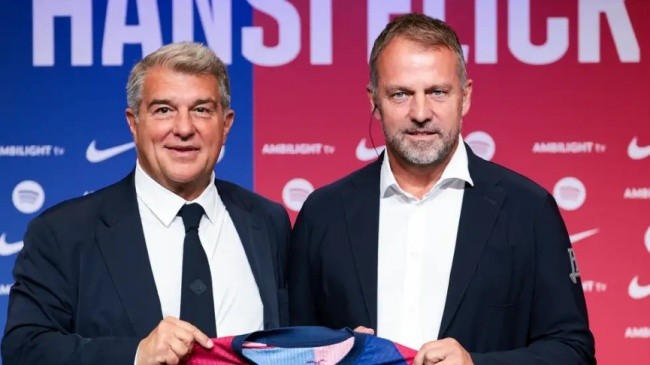 HLV Flick và chủ tịch Laporta.