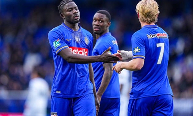 Mika Biereth (số 7) tỏa sáng với cú đúp bàn thắng