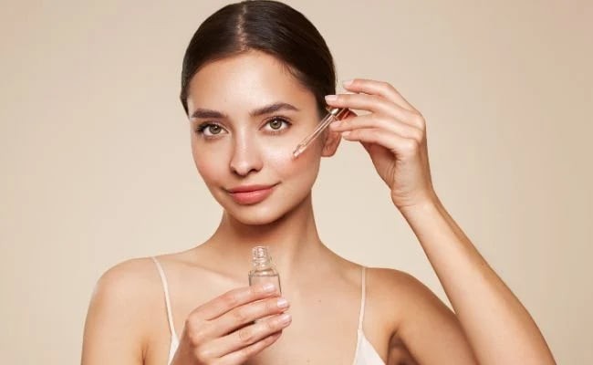 Phương pháp làm đẹp sử dụng huyết tương giàu tiểu cầu từng thu hút sự chú ý nhờ yếu tố mới lạ và được nhiều người nổi tiếng trải nghiệm. 