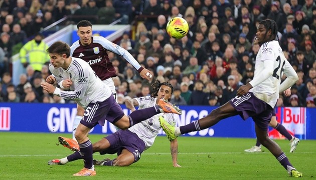 Rogers tiếp tục tỏa sáng rực rỡ.