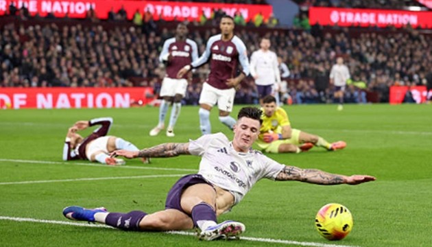 Benjamin Sesko (6.1): Di chuyển tích cực để tìm khoảng trống nhưng khâu dứt điểm vẫn là vấn đề. Sesko sút thẳng vào vị trí thủ môn trong tình huống đối mặt ngon ăn nhất.