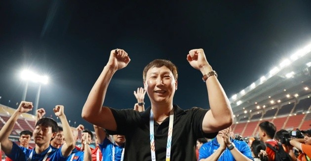 HLV Kim Sang Sik mang lại tấm HCV SEA Games cho U22 Việt Nam