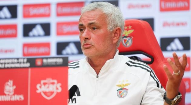 Mourinho cẩn trọng trước lần đụng độ .