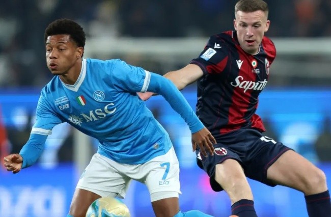 Neres có ngày thi đấu chói sáng.