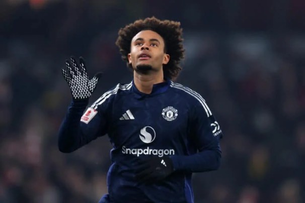 Zirkzee lọt tầm ngắm AS Roma.