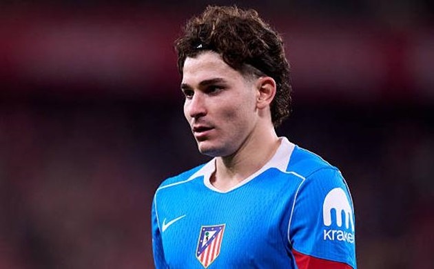 Alvarez lọt tầm ngắm Barca.