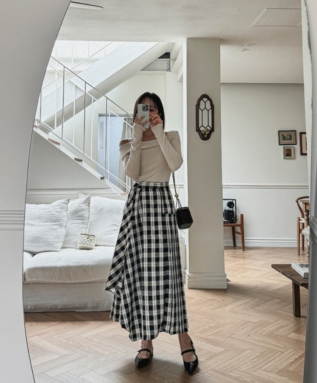 Phom dáng lạ mắt giúp người mặc trở nên nổi bật ngay lập tức. 