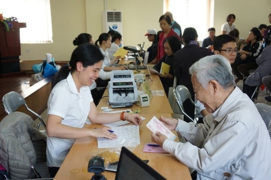 Người cao tuổi từ đủ 75 tuổi trở lên đang hưởng trợ cấp hưu trí xã hội được áp dụng mức hưởng 100% chi phí khám bệnh, chữa bệnh. (Ảnh minh họa)