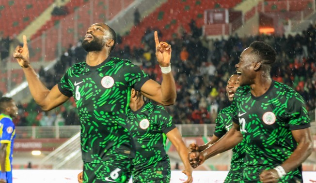 Nigeria giành 3 điểm ở trận ra quân.