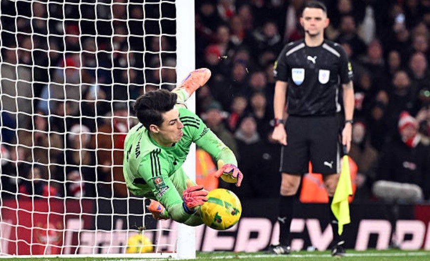 Kepa hóa người hùng của Arsenal.