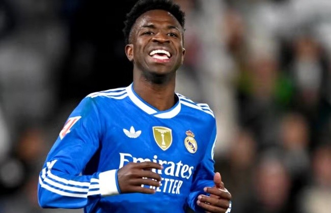 Liverpool đưa Vinicius vào tầm ngắm.
