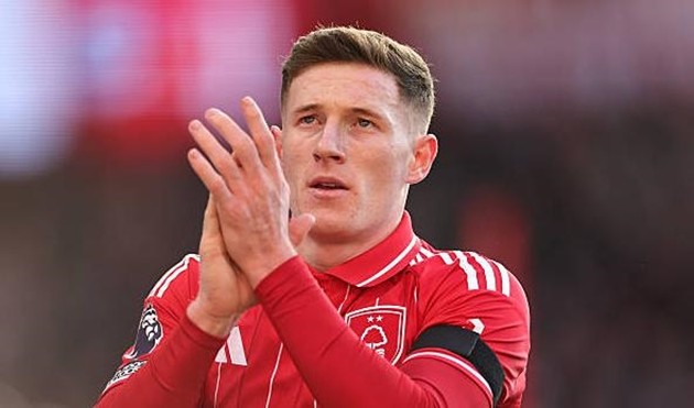 Chelsea có thể tính đến chuyện chiêu mộ Elliot Anderson.