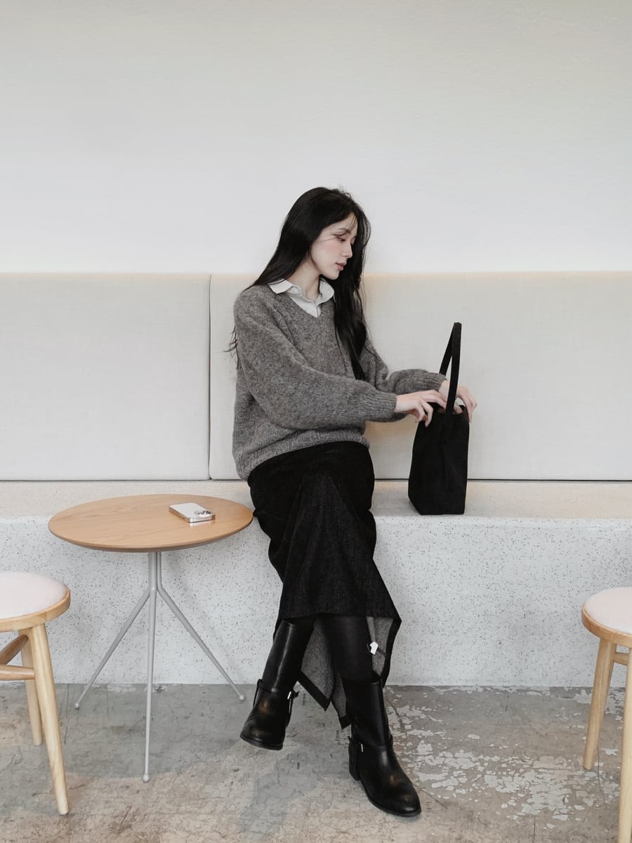 Đây là lựa chọn phù hợp cho những ngày làm việc cần sự lịch sự mà không kém phần thoải mái.