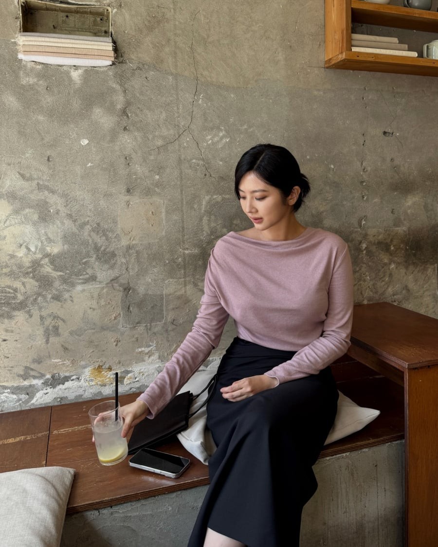 Các gam pastel như xanh bạc hà, tím nhạt hay hồng phấn là lựa chọn lý tưởng cho phong cách nhẹ nhàng, nữ tính