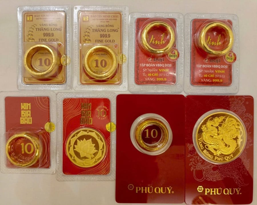 Giá vàng hôm nay 25/12, vàng SJC và vàng nhẫn đồng loạt tăng mạnh theo xu hướng tăng của thị trường thế giới, khi giá vàng thế giới lập đỉnh mới trên 4.520 USD/ounce. 