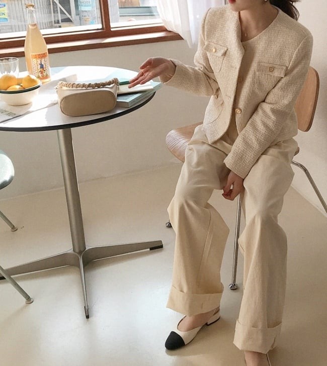 Độ dài của trang phục giúp kéo dài tỷ lệ cơ thể, tạo cảm giác cao ráo và thanh thoát hơn. 