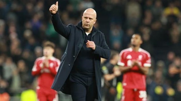 Arne Slot sẽ phải sớm tìm cách vực dậy Liverpool.