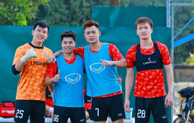 Đức Chiến đã có những dòng trạng thái gây tranh cãi.