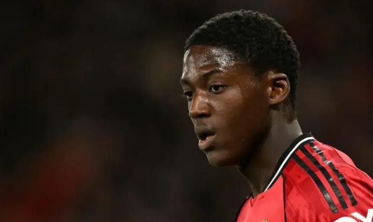 MU phải xử lý vấn đề của Mainoo.