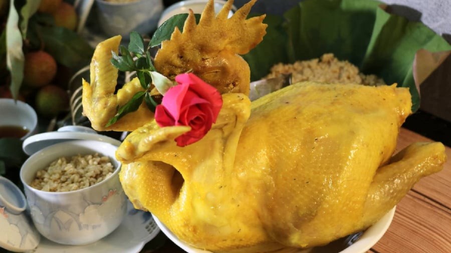 Khi luộc gà, bạn có thể chọn luộc bằng nước nóng hoặc nước lạnh đều được.