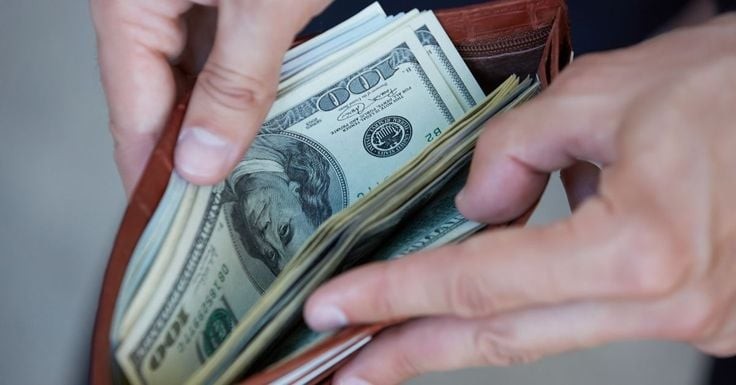 Người xưa kiêng cho mượn ví tiền