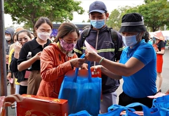 Đoàn viên, người lao động thuộc gia đình chính sách, hộ nghèo; hộ đồng bào dân tộc thiểu số; gia đình có thương binh, bệnh binh, người có công với cách mạng; gia đình bị ảnh hưởng bởi di chứng chất độc da cam.